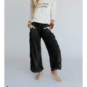 Easel So Comfy Wide legged  Cropped pants